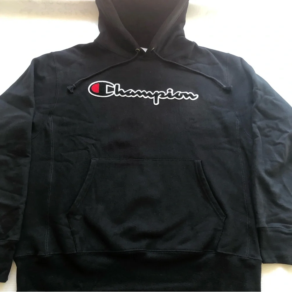 Champion Men’s Black Hooded Warm Sweatshirt Size L Pockets Logo Long Sleeves